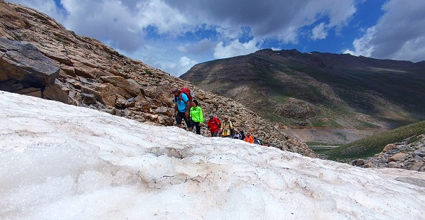Foto - Doğaseverler buzul gölünü keşfetti