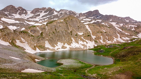 Doğaseverler buzul gölünü keşfetti