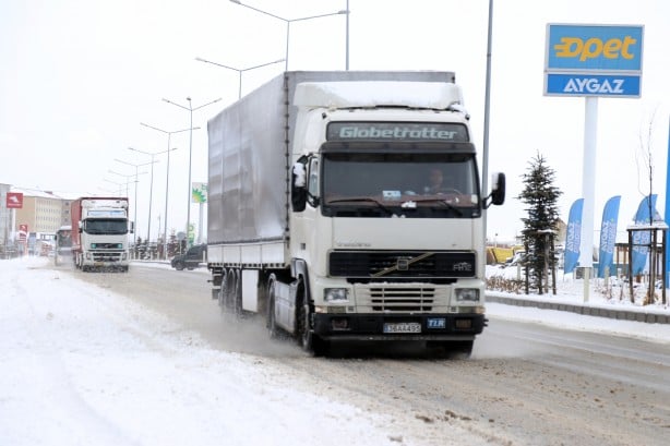 Foto - Doğu Anadolu gelinliğini giydi