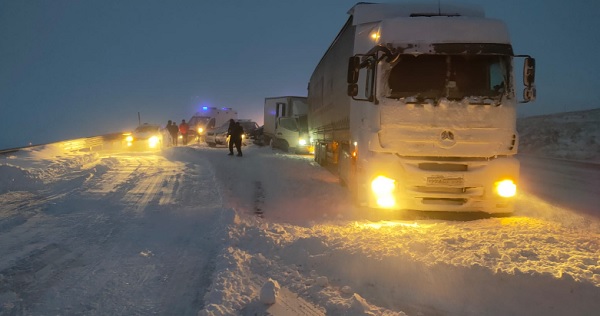 Foto - Doğu Anadolu kara teslim! 
