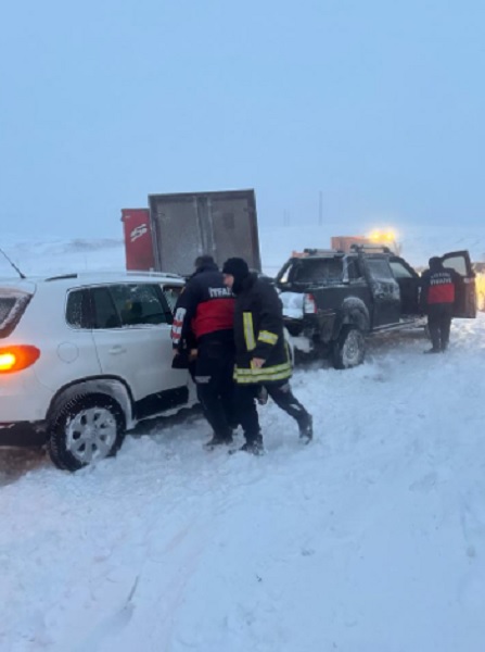 Foto - Doğu Anadolu kara teslim! 