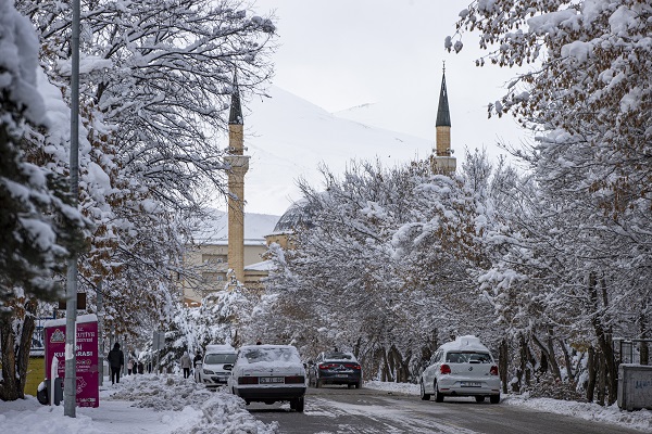 Foto - Doğu Anadolu’da kar ve soğuk hava "kara kış"ı aratmıyor