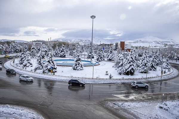 Foto - Doğu Anadolu’da kar ve soğuk hava "kara kış"ı aratmıyor