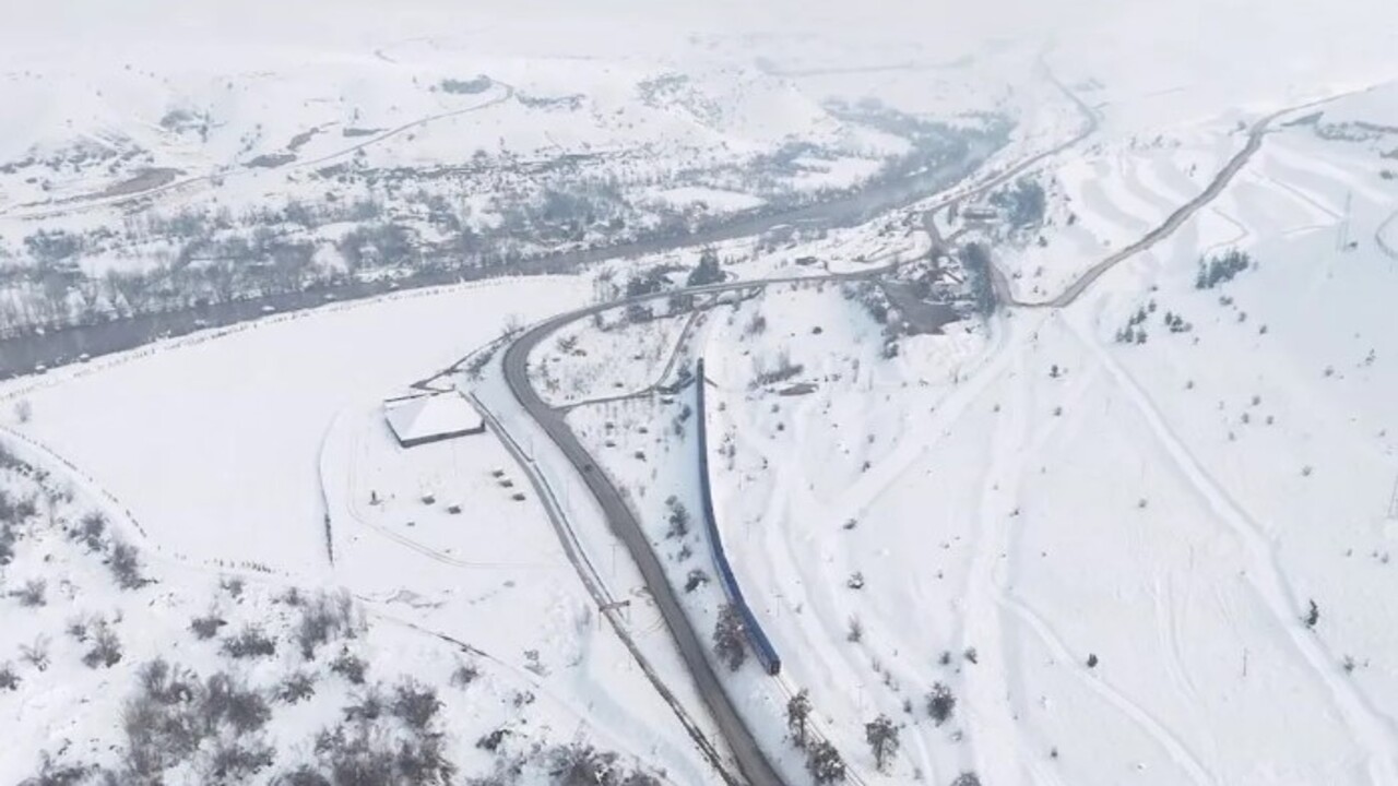 Foto - Doğu Ekspresi’nin etkileyen yolculuğu! Karlar içinde masal gibi bir manzara