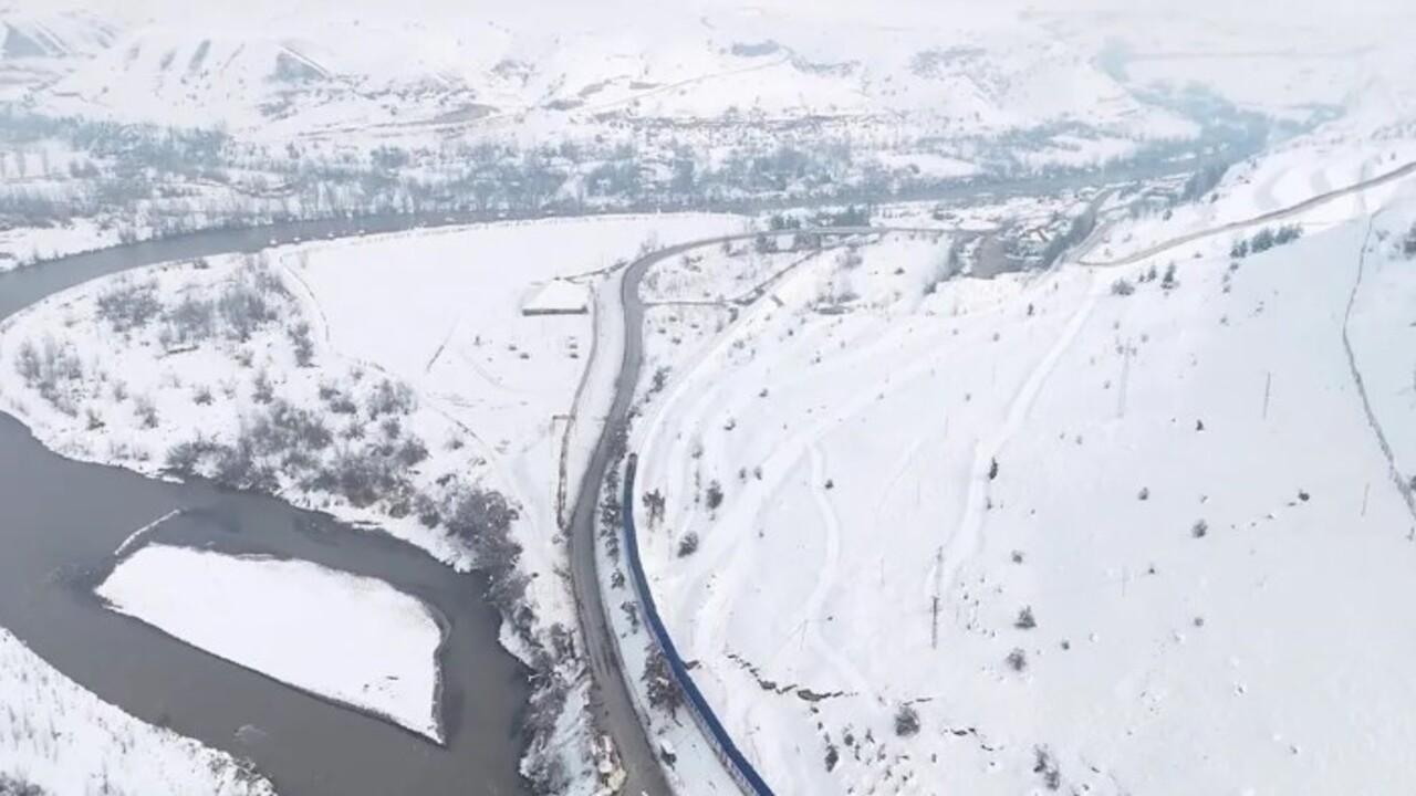 Foto - Doğu Ekspresi’nin etkileyen yolculuğu! Karlar içinde masal gibi bir manzara