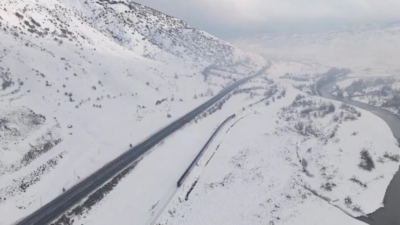 Foto - Doğu Ekspresi’nin etkileyen yolculuğu! Karlar içinde masal gibi bir manzara