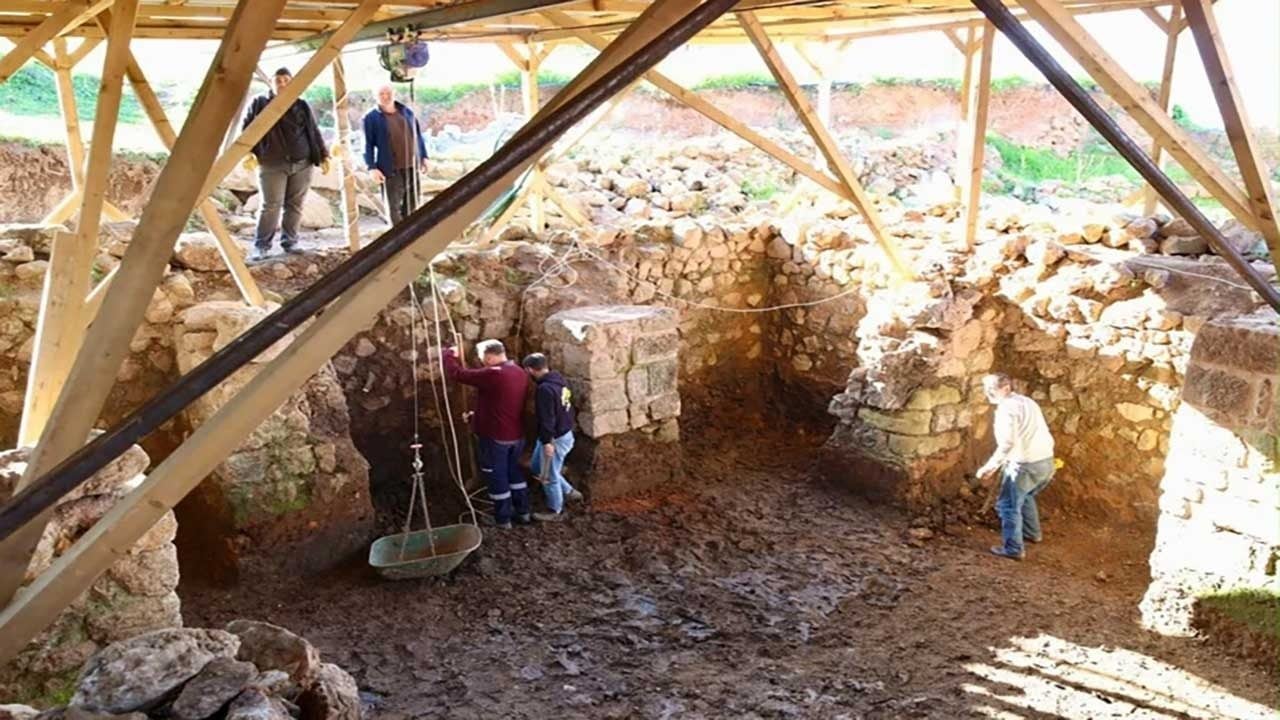 Foto - Doğu Karadeniz'in bağrından tarih fışkırdı: 2 bin 300 yıllık devasa kalede Dionysos ve Pan kültü ortaya çıkarıldı!