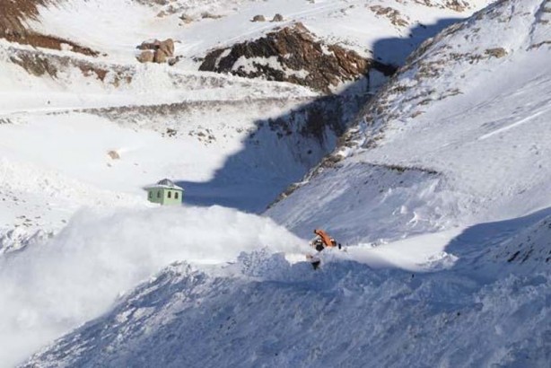 Foto - Doğu'da yoğun mücadele: Düşen çığ temizlendi