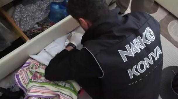 Foto - Doktor para uğruna hayatını kararttı! Psikiyatri kliniğinde uyuşturucu ticareti