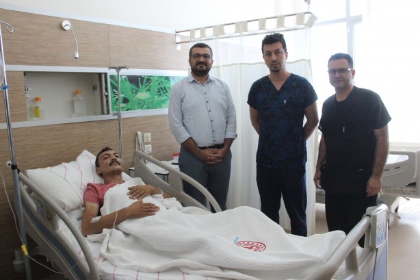 Foto - Doktorlar bile şaşkına döndü! Mesanesinden 1 kilo taş çıktı