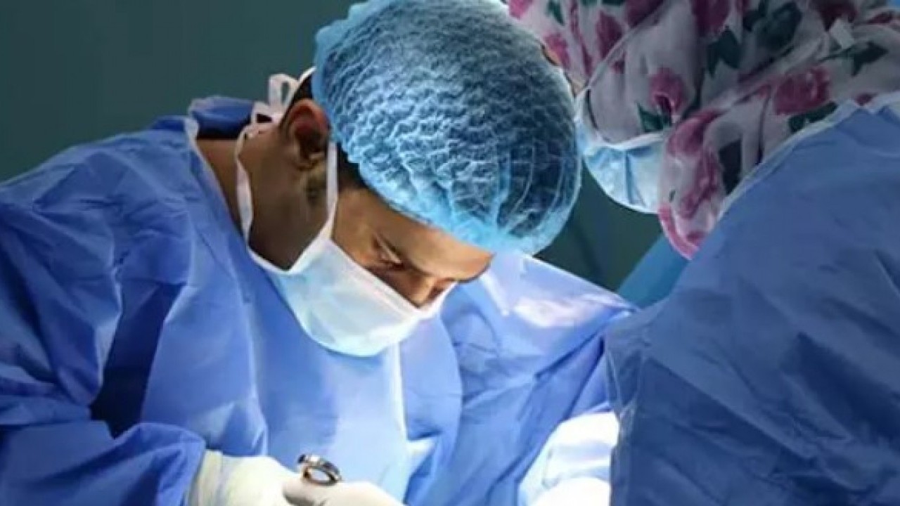 Foto - Doktorlar dehşete düştü: 14 yaşındaki kızın karnından bakın ne çıktı!