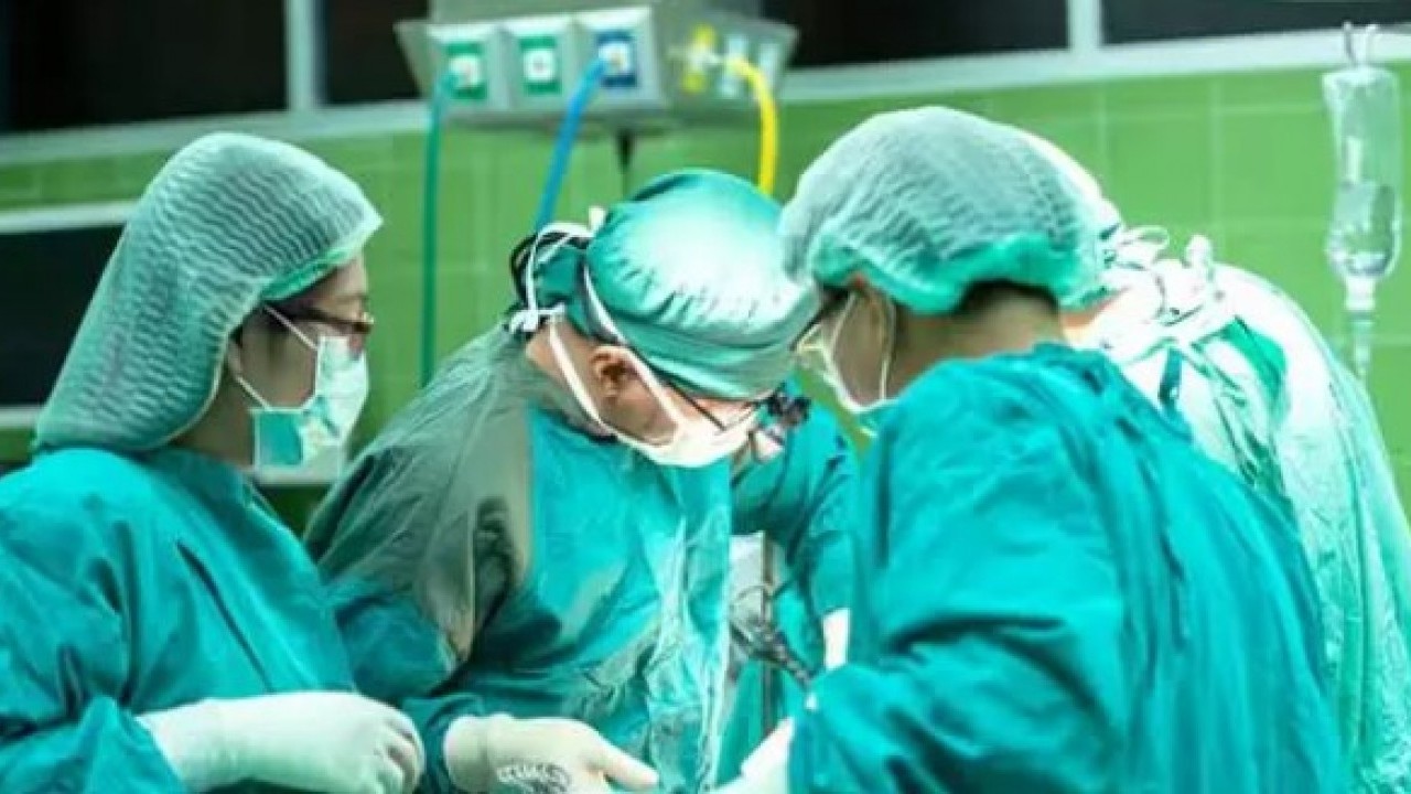Foto - Doktorlar dehşete düştü: 14 yaşındaki kızın karnından bakın ne çıktı!