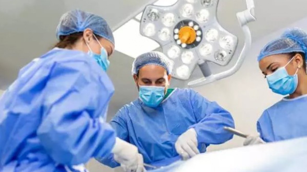 Foto - Doktorlar dehşete düştü: 14 yaşındaki kızın karnından bakın ne çıktı!