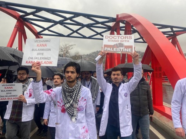 Foto - Doktorlar Gazze için kanlı önlükle yürüdü