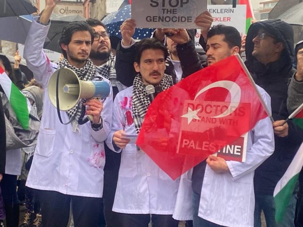 Foto - Doktorlar Gazze için kanlı önlükle yürüdü