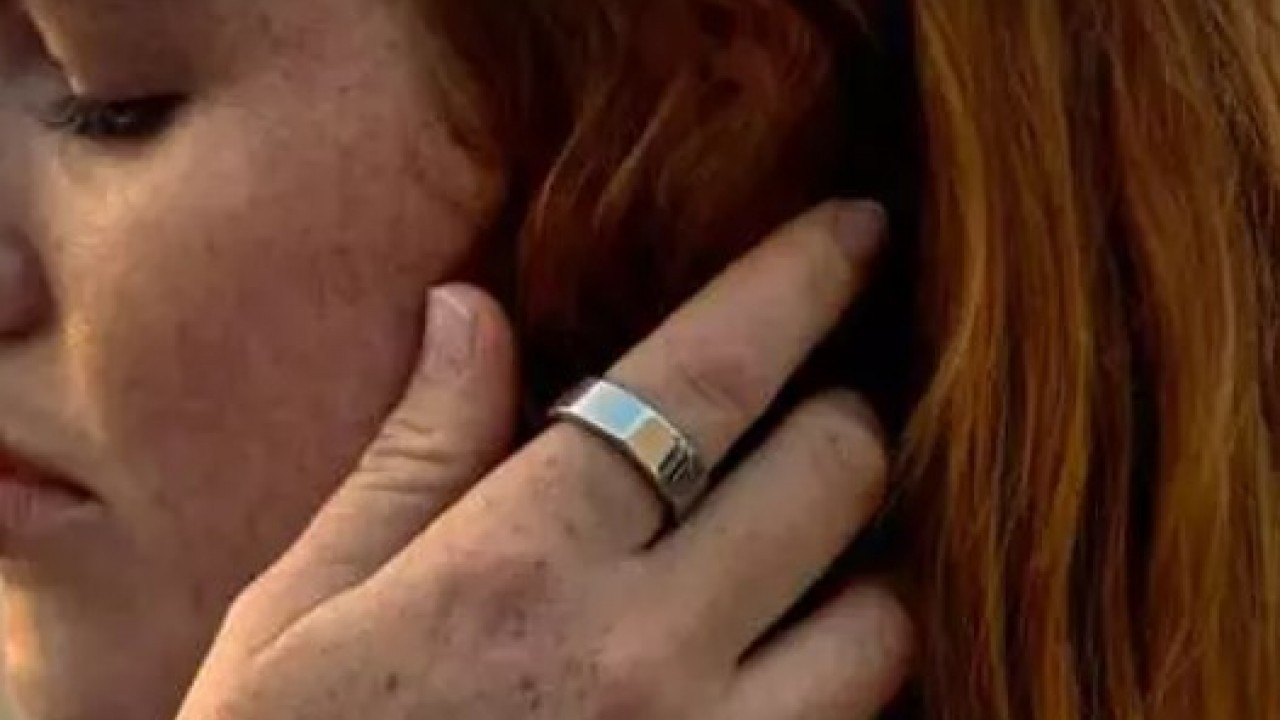 Foto - Doktorlardan bile önce anladı: Yüzük sayesinde kanser olduğunu öğrendi!
