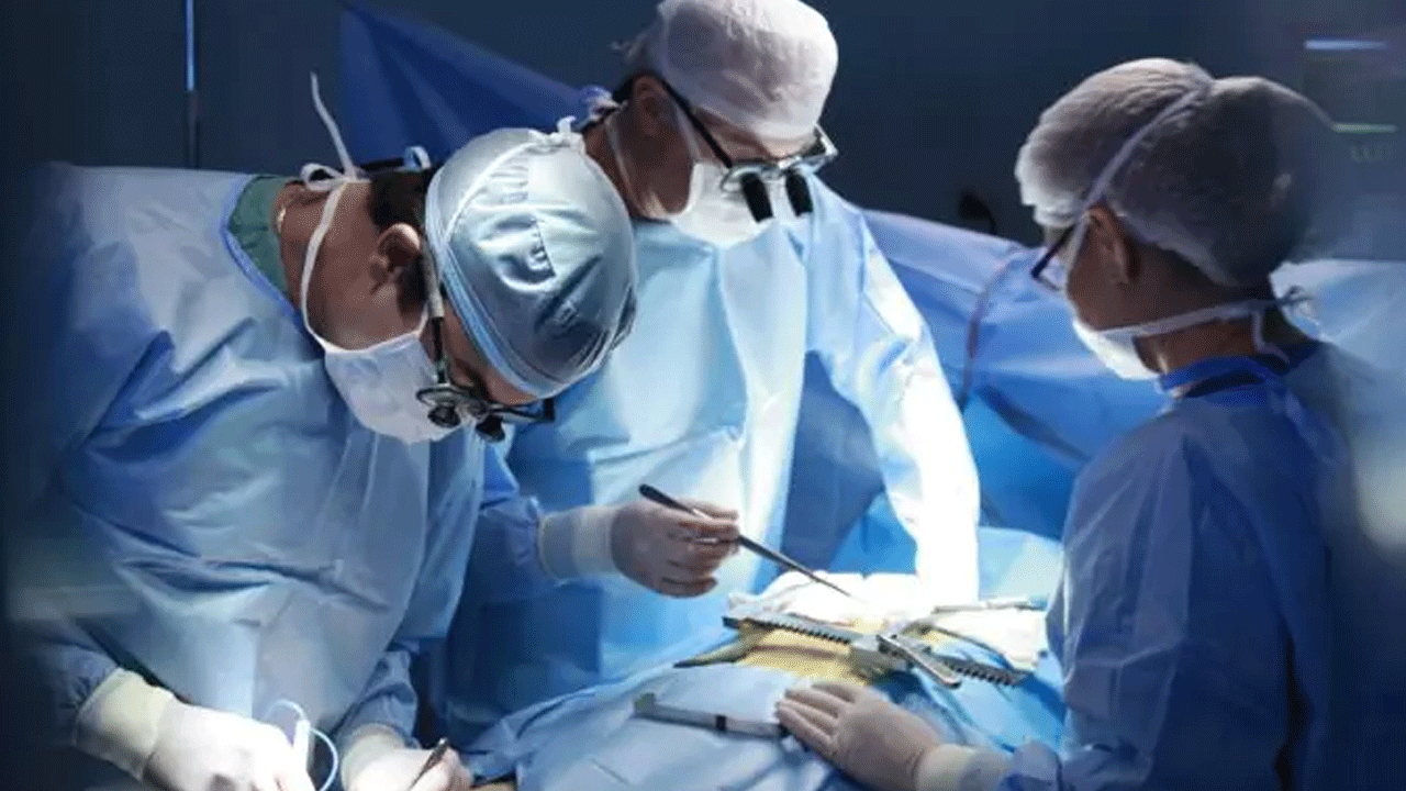 Foto - Doktorları şaşkına çeviren vaka: Karnından çıkana inanamadılar!!!