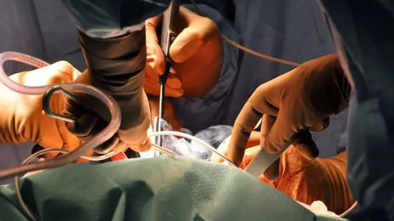 Foto - Doktorları şaşkına çeviren vaka: Karnından çıkana inanamadılar!!!