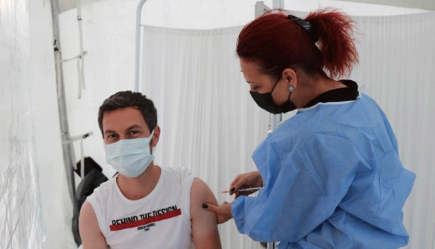 Foto - Doktorun çizdiği resim, aşı karşıtı adamı ikna etti