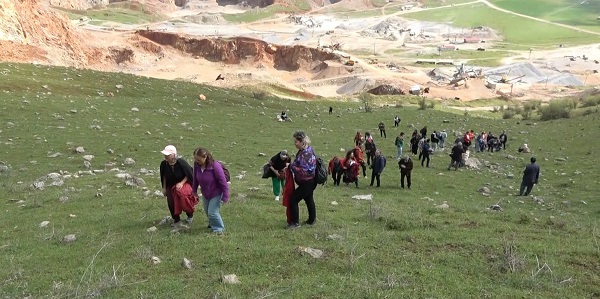 Dokunamadılar bile! 2 saat yol gittiler ama korkudan geri geldiler