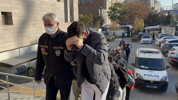 Foto - Dolandırıcılık zanlısı kadınlardan ilginç işaret ve sözler