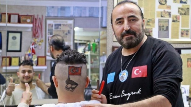 Foto - Dolar düşünce bakın ne yaptı! Türkiye bu adamı konuşuyor: Eline usturayı aldı...