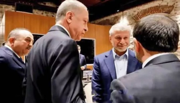 Dolmabahçe'deki görüşmede dikkat çekmişti! 'Yetim' Abramovich nasıl milyarder oldu? İşte merak edilenler...