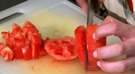 Foto - Domatesi sakın ha sakın böyle tüketmeyin! Bunu yapan, hastane hastane dolaşıp başını taşlara vuracak