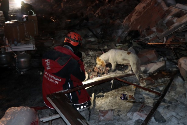Foto - Dondurucu soğukta kesintisiz arama-kurtarma faaliyeti!