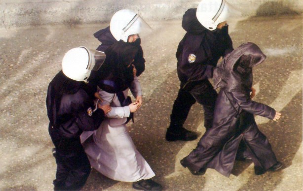 Foto - Dönemin zalimleri başörtüsü yasağını böyle uyguladı