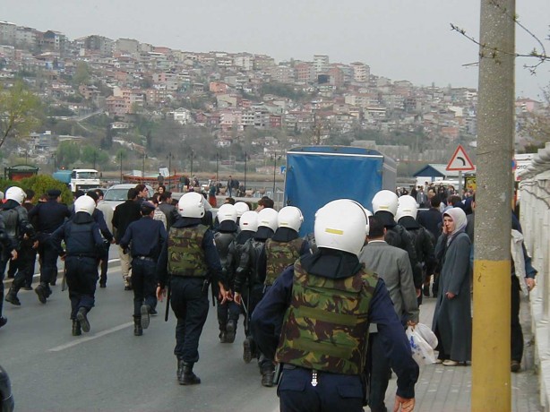 Foto - Dönemin zalimleri başörtüsü yasağını böyle uyguladı