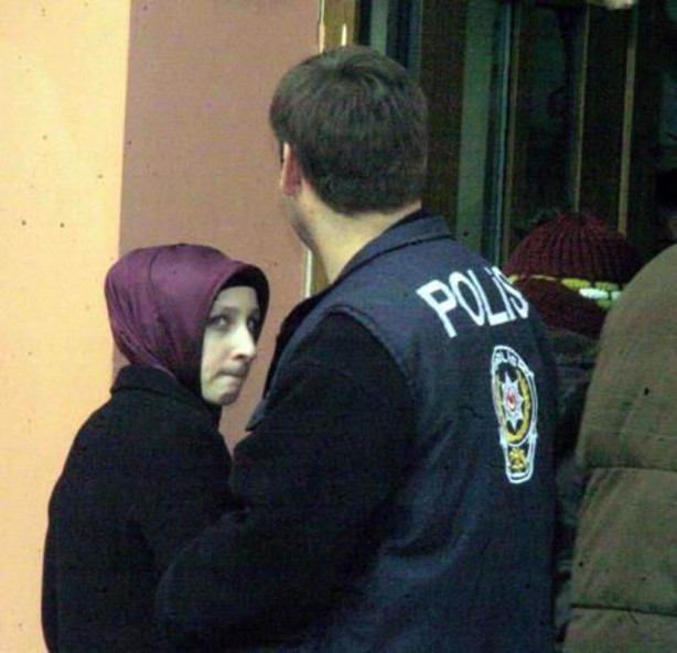 Foto - Dönemin zalimleri başörtüsü yasağını böyle uyguladı