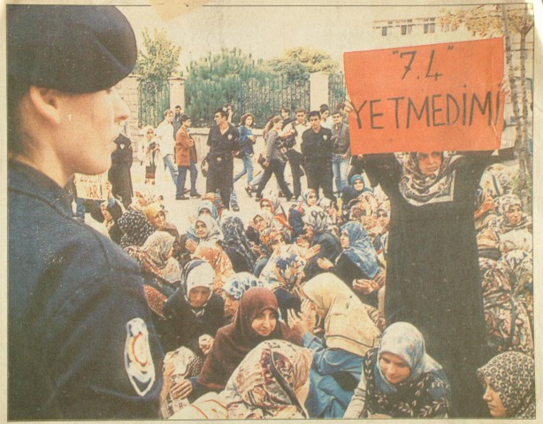 Foto - Dönemin zalimleri başörtüsü yasağını böyle uyguladı