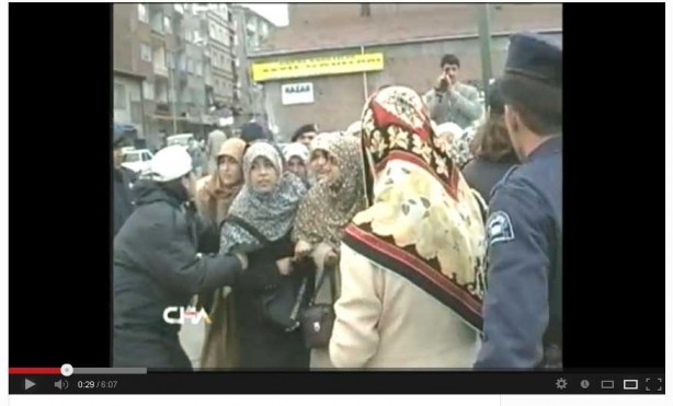 Foto - Dönemin zalimleri başörtüsü yasağını böyle uyguladı
