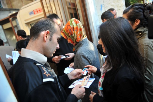 Foto - Dönemin zalimleri başörtüsü yasağını böyle uyguladı