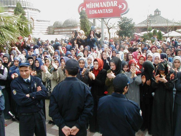Foto - Dönemin zalimleri başörtüsü yasağını böyle uyguladı