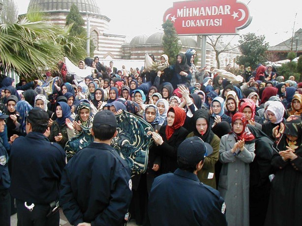 Foto - Dönemin zalimleri başörtüsü yasağını böyle uyguladı