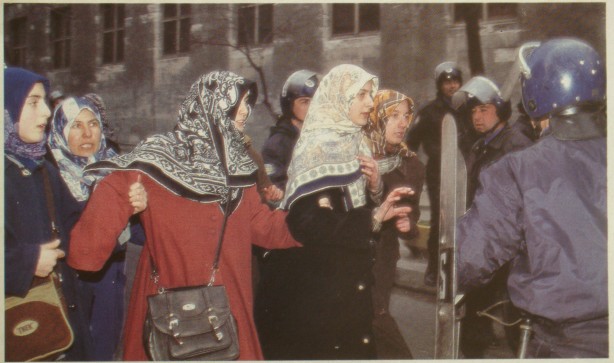 Foto - Dönemin zalimleri başörtüsü yasağını böyle uyguladı