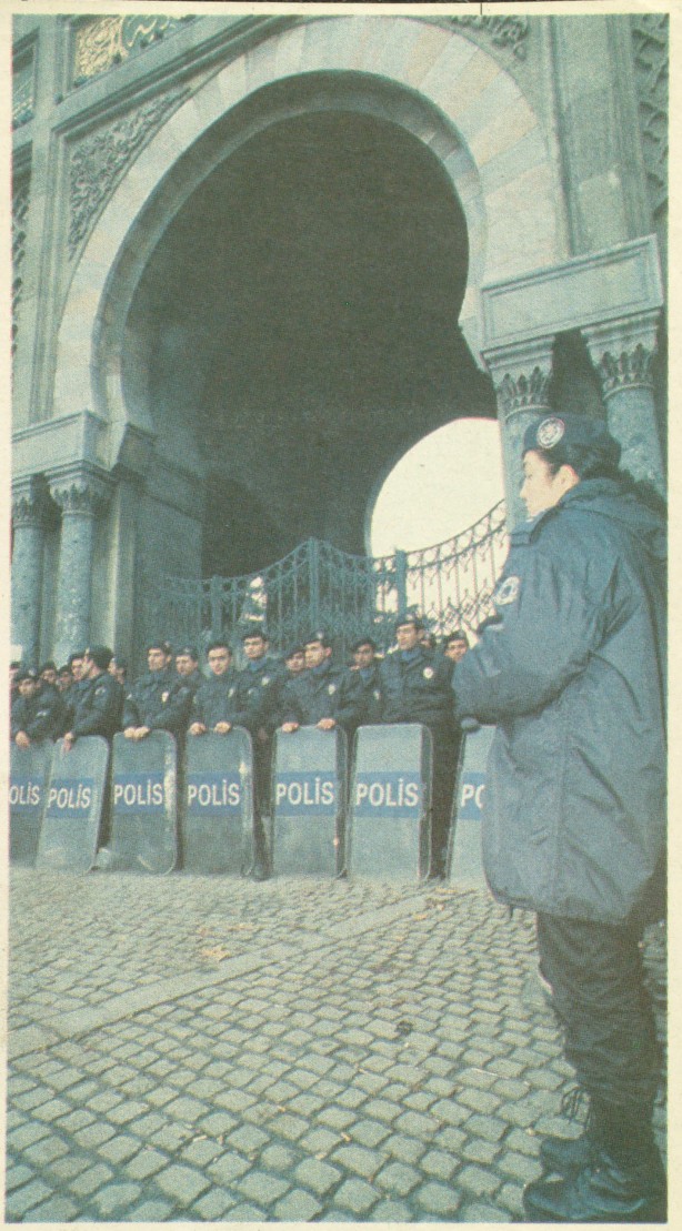 Foto - Dönemin zalimleri başörtüsü yasağını böyle uyguladı