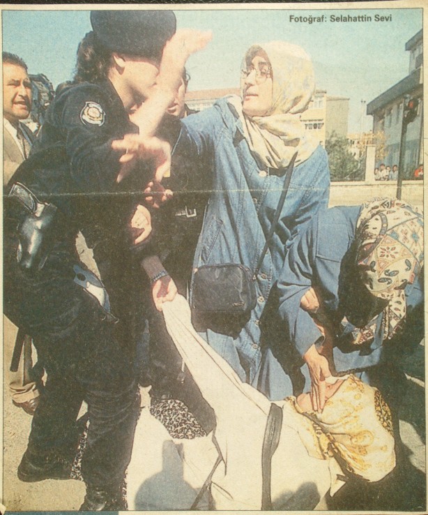 Foto - Dönemin zalimleri başörtüsü yasağını böyle uyguladı