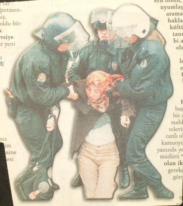 Foto - Dönemin zalimleri başörtüsü yasağını böyle uyguladı