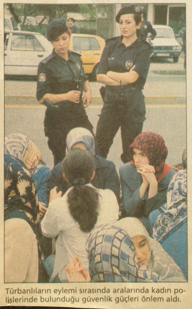 Foto - Dönemin zalimleri başörtüsü yasağını böyle uyguladı
