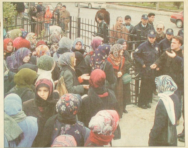 Foto - Dönemin zalimleri başörtüsü yasağını böyle uyguladı