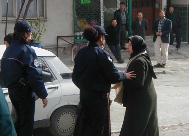 Foto - Dönemin zalimleri başörtüsü yasağını böyle uyguladı