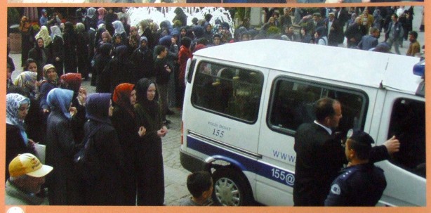 Foto - Dönemin zalimleri başörtüsü yasağını böyle uyguladı