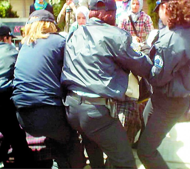 Foto - Dönemin zalimleri başörtüsü yasağını böyle uyguladı