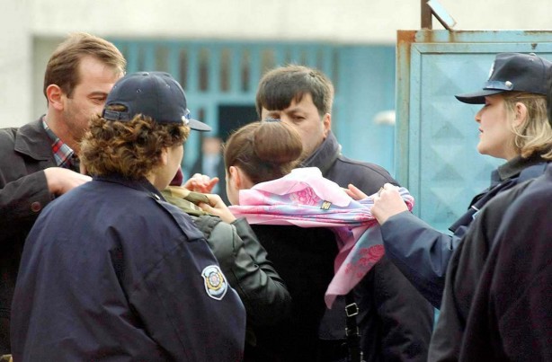 Foto - Dönemin zalimleri başörtüsü yasağını böyle uyguladı