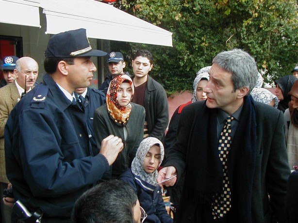 Foto - Dönemin zalimleri başörtüsü yasağını böyle uyguladı