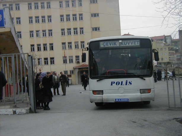Foto - Dönemin zalimleri başörtüsü yasağını böyle uyguladı
