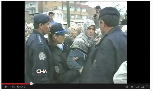 Foto - Dönemin zalimleri başörtüsü yasağını böyle uyguladı